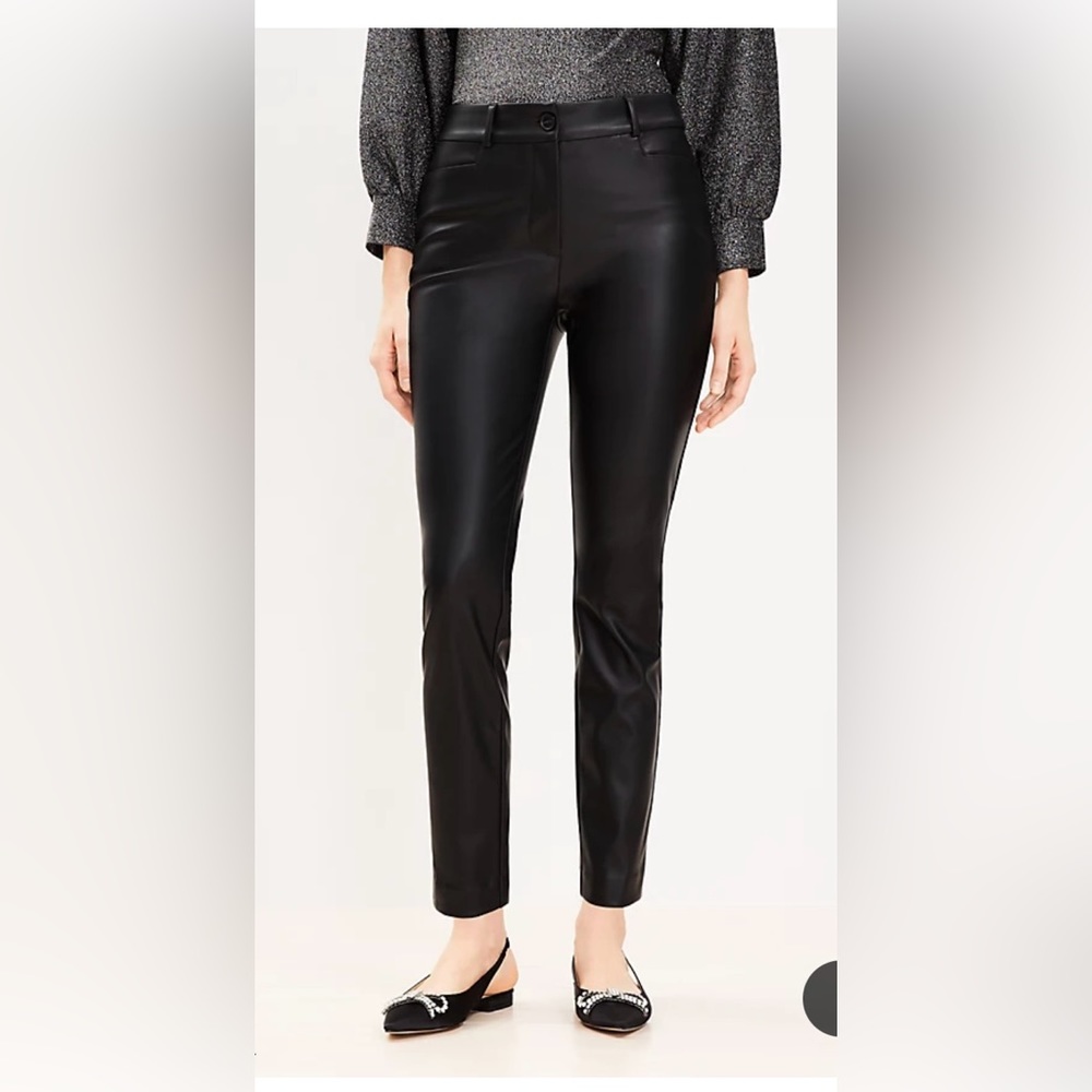 LOFT Curvy Sutton Skinny Pants in Faux Leather color Black size 6